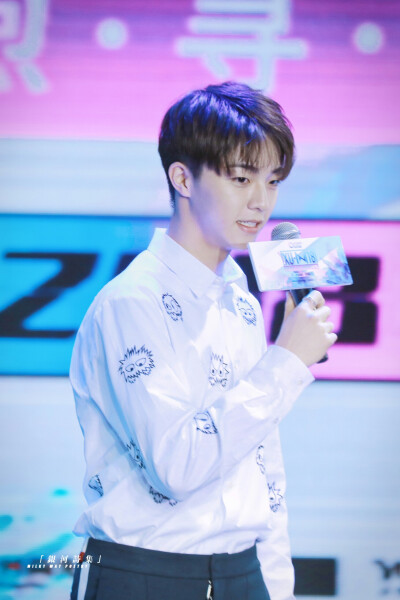 陈立农
胡先煦生日会
cr微博@銀河詩集_立農