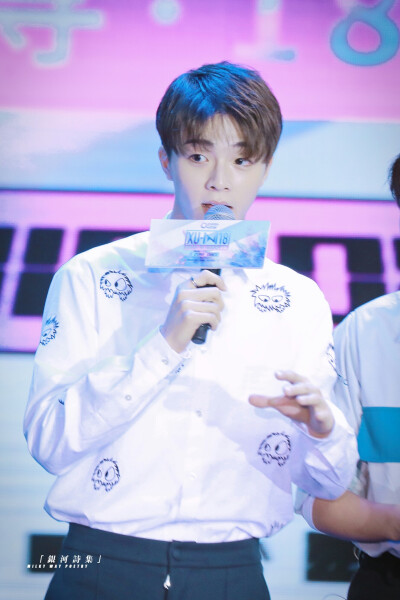 陈立农
胡先煦生日会
cr微博@銀河詩集_立農