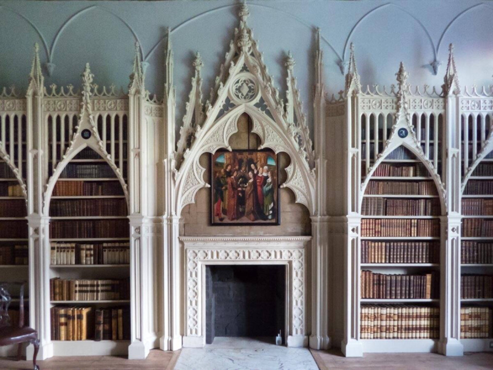 在这些城堡、老宅的图书室里翻阅书籍，脑海中会不会出现一幅幅中世纪的画面？ ​​​