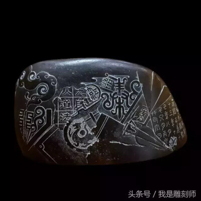 锦灰堆”又名“八破图”，也叫“集破”、“集珍”、“什锦屏”等，属于国画艺术工笔一类