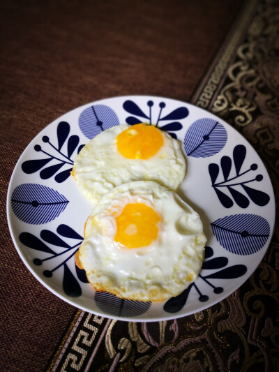 煎鸡蛋和冒菜