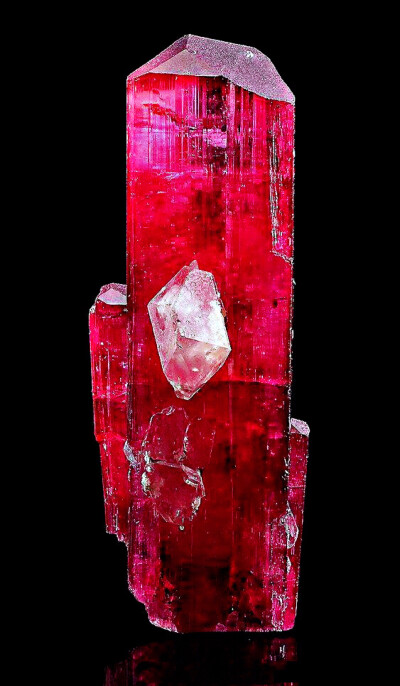 卢比莱碧玺 Rubellite 的颜色真心是好好看 ​​​