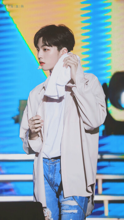 nine percent
陈立农
5.19 泉州