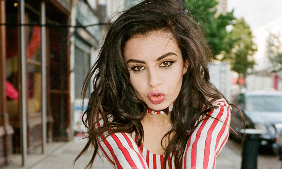 洗茶 Charli XCX