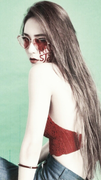 『壁纸』爱豆系列 F（x）郑秀晶（Krystal）自截（转载请注明SummMet，喜欢收藏，谢谢您嘞）