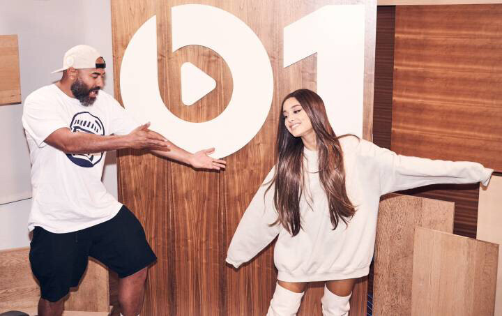 Ariana Grande做客Beats 1电台