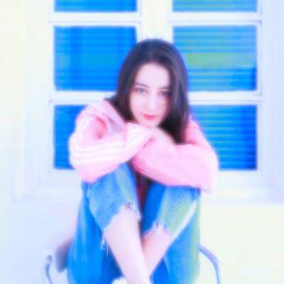 迪丽热巴
自调头像『美工：婆婆』
原图来源网络，二转注明