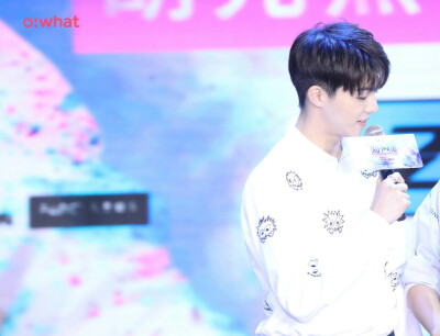 陈立农
胡先煦生日会
cr微博@Owhat