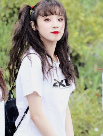 宋雨琦。抱图看简介。