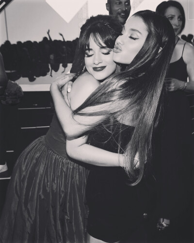 卡妹 Camila Cabello & A妹Ariana Grande