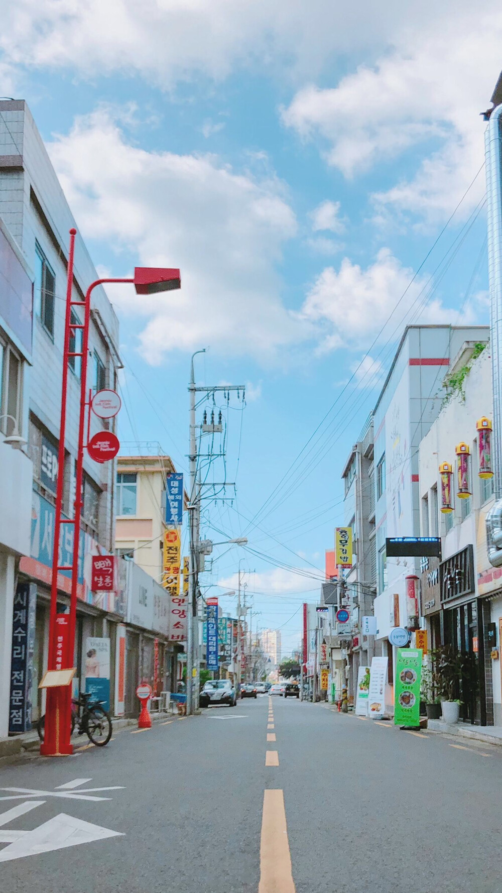 壁纸
明亮色调的韩国街景