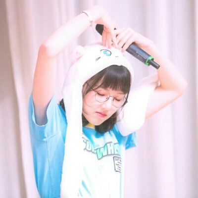 郑艺琳
by 予四九