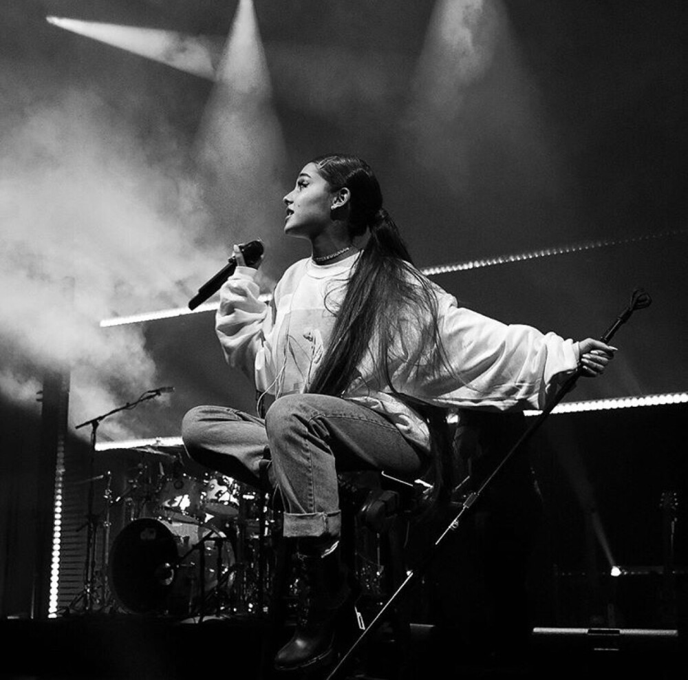 Ariana Grande ins
last night
photos @kevinmazur