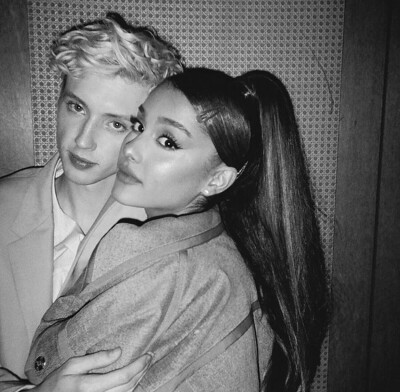 Ariana Grande ins
did a lovely interview w my bff @troyesivan for @papermagazine ♡ check it out 