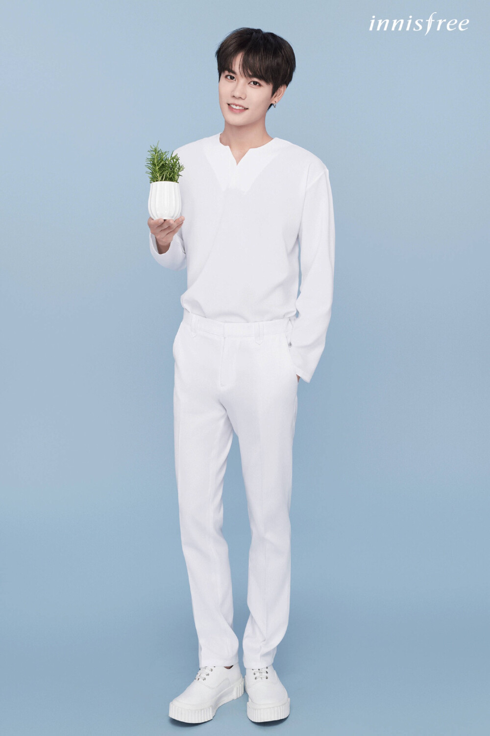 林彦俊
生日快乐