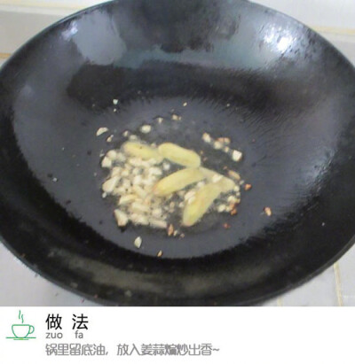 螃蟹炒年糕，颜值高，材料棒，味道更是没得挑！ ?