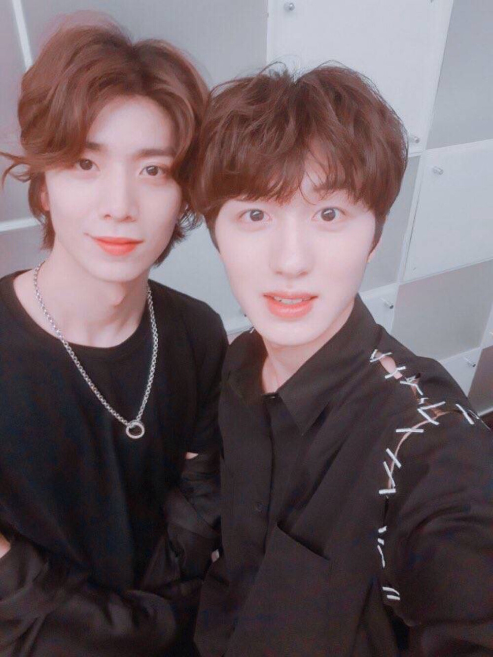 sf9忙内line之金辉映99姜澯熙00