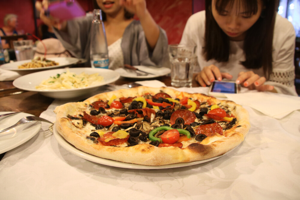 布拉格green tomato餐厅的green tomato pizza