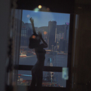 "日子被我过得太无趣了
想蹦迪
想成为你喜欢的女孩 
想借着夏天的风说 
我喜欢你" ​​​​