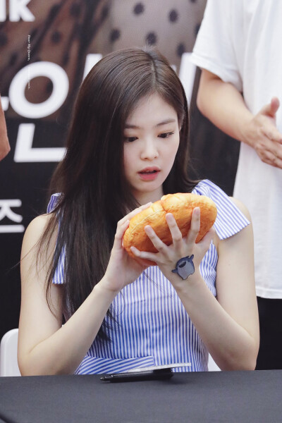 BLACKPINK JENNIE