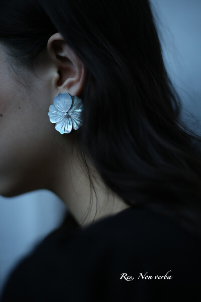 定制 RNV JEWELRY EARRING 夏夜 | 手工制作 黑蝶贝晶石珠链不对称耳饰