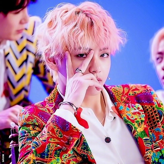 v金泰亨bts防弹少年团idolmv