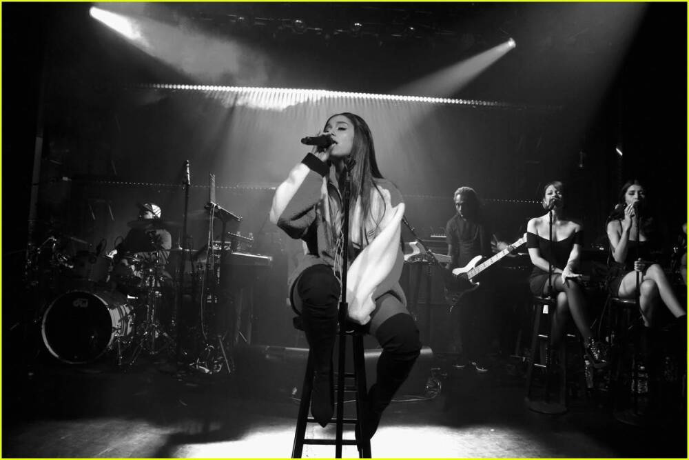 Ariana Grande a妹
2018/08/20纽约Irving Plaza现场