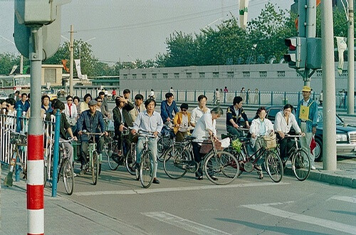 一个外国人1990年用胶片相机拍下的中国..... ​