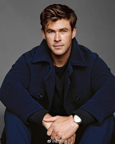 #Chris Hemsworth# &amp;《GQ》封面，锤哥的这组硬照打几分？[米奇比心][米奇比心] ​