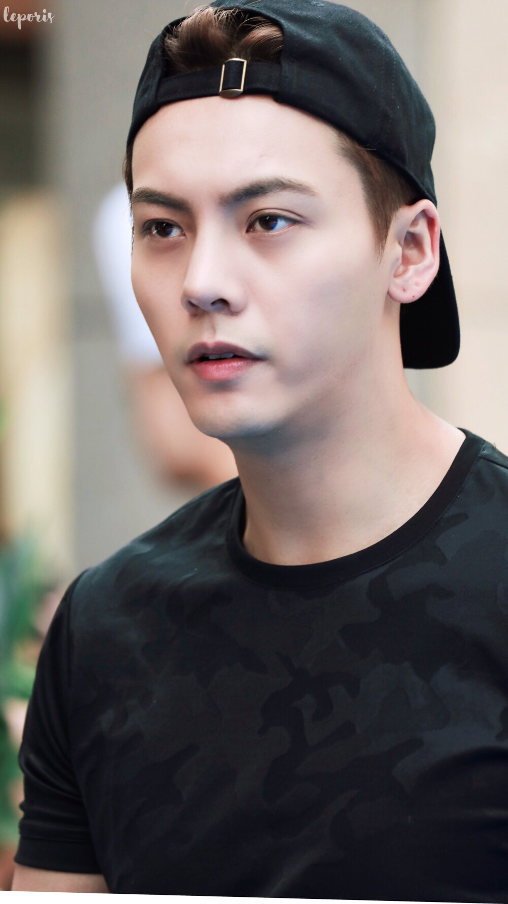【陈伟霆 william chan】180825 风暴舞 李俊杰 探班 2304 x 4096 px