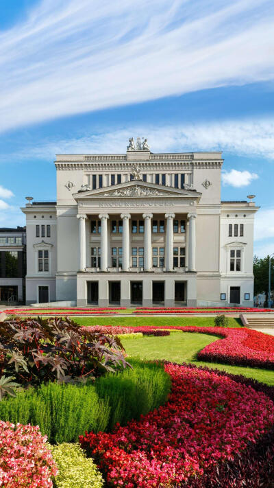 拉脱维亚国家歌剧院
建成于1918的国家歌剧院，建筑设计精巧，古朴典雅，为古典音乐带来了新鲜血液。