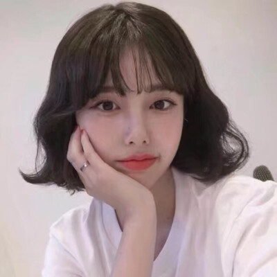 短发女生头像