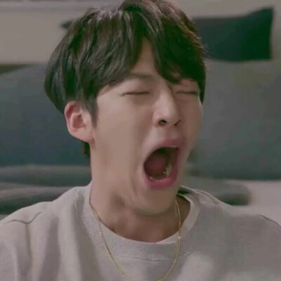 卡通人物头像 情侣 头像 手机壁纸 空间壁纸 锁屏壁纸 小清新图片 你喜欢过那么多人，却只记住了一个人的名字。 我很爱你，但是我已经不再喜欢你了！ 你的名字