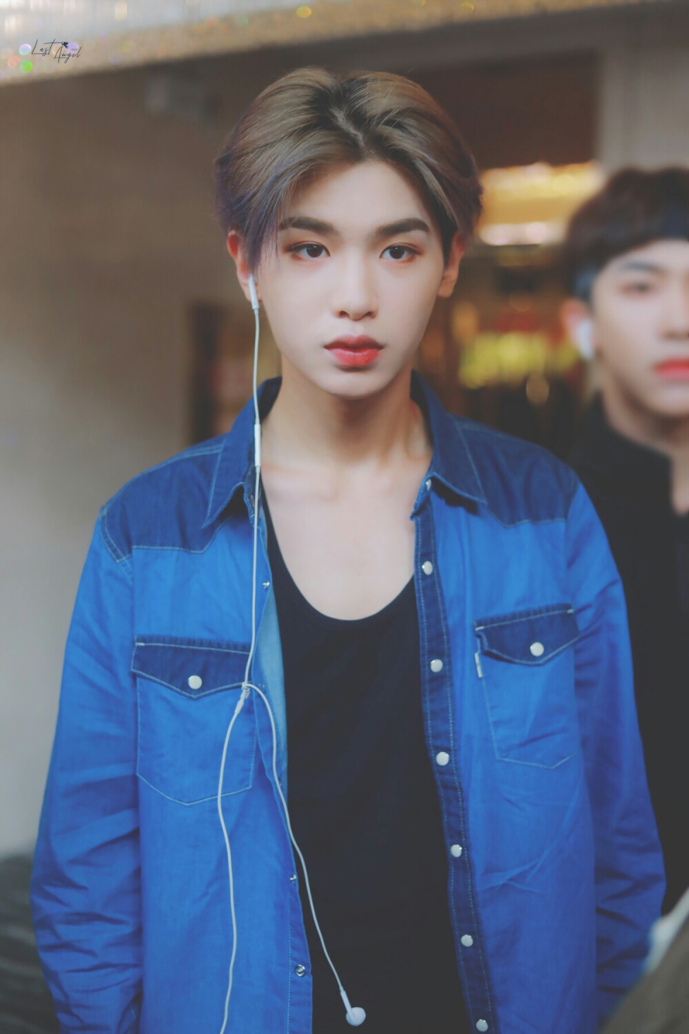黄明昊justin