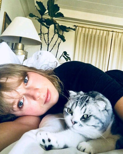 TaylorSwift