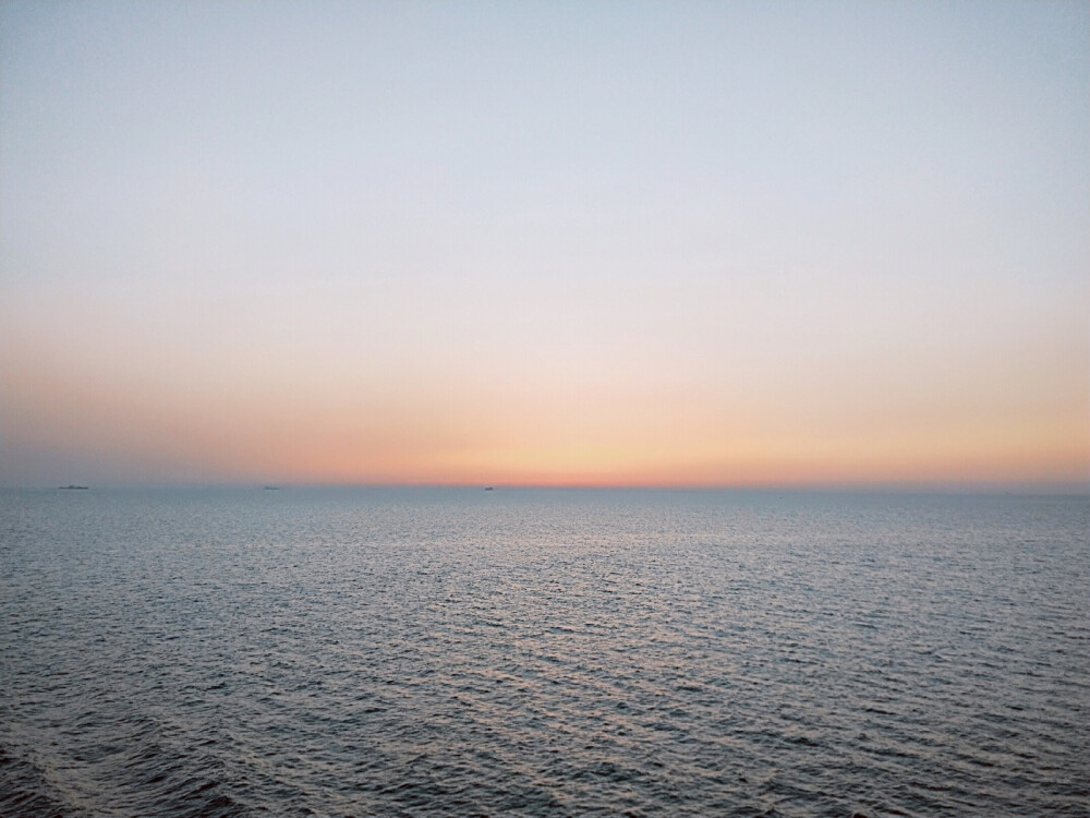 海上日出