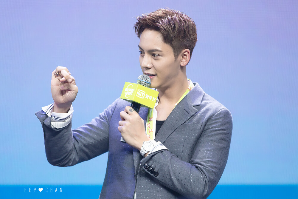 【陈伟霆 William Chan 爱奇艺VIP会员代言人】180713 爱奇艺VIP会员专属见面会 2000 x 1333 px (图源: 微博@fey_Chan weibo.com/5732829384/GrnA48p9m) 