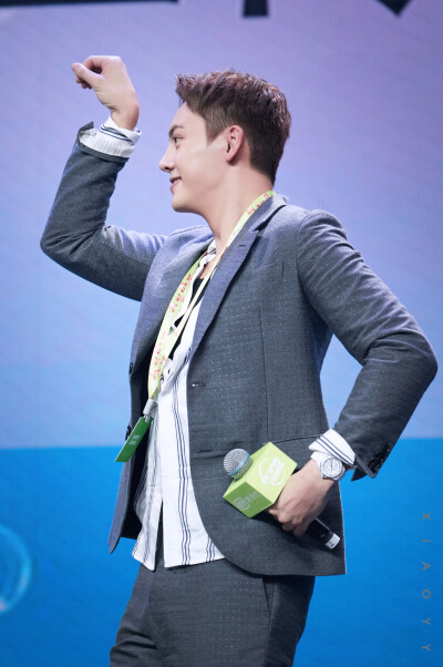 【陈伟霆 William Chan 爱奇艺VIP会员代言人】180713 爱奇艺VIP会员专属见面会 2659 x 4000 px (图源: 微博@XiaoYY6 weibo.com/1974729045/GsneKj4LC)
