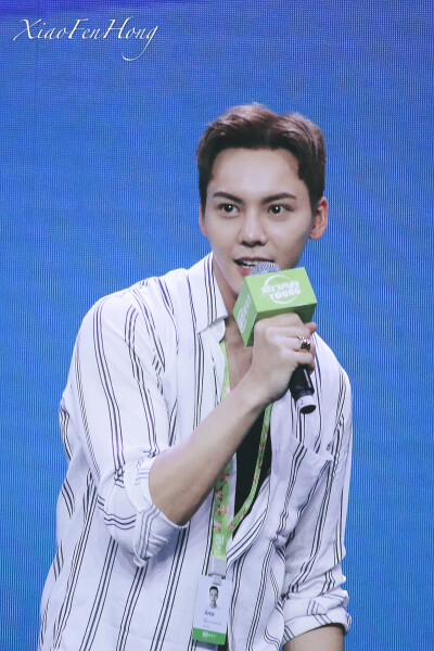 【陈伟霆 William Chan 爱奇艺VIP会员代言人】180713 爱奇艺VIP会员专属见面会 1210 x 1815 px (图源: 微博@港城长腿兔饲养员小粉红 weibo.com/1393560551/Gr8EUBw1R)