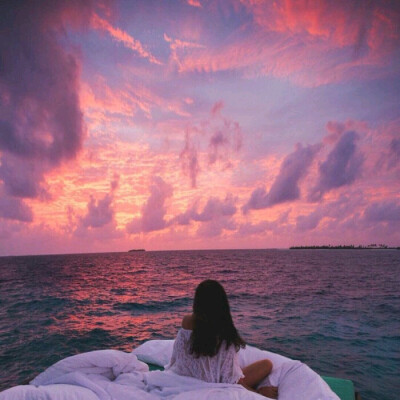 淡淡伤感唯美意境女生头像