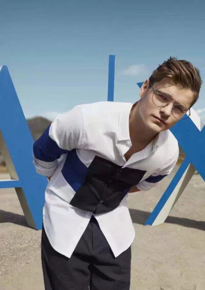 Martin Garrix(马丁.盖瑞斯）