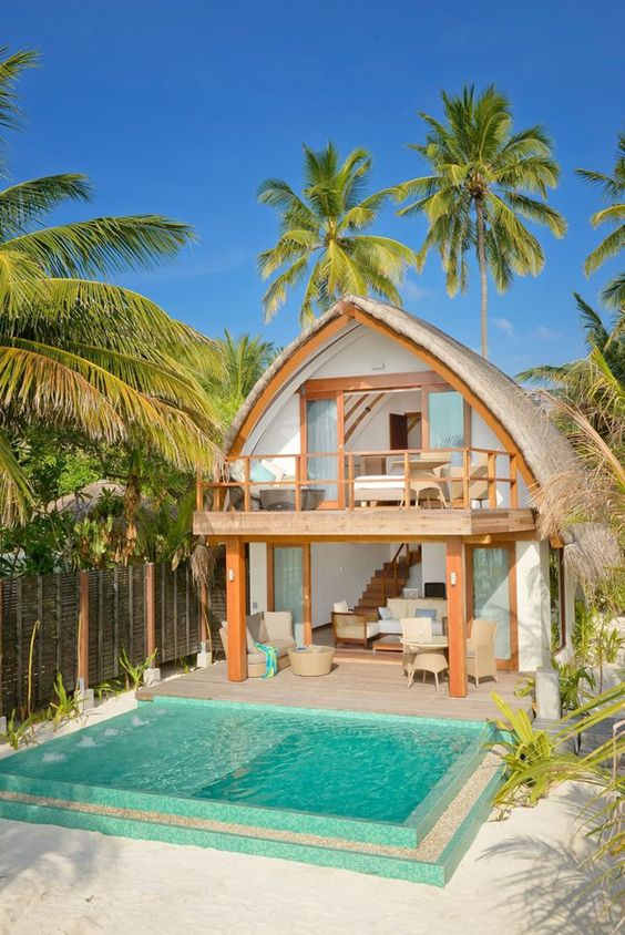 Escape to the luxury resort of Kandolhu Island, Maldives: 