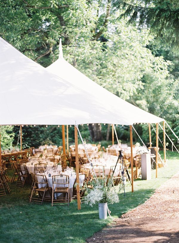 charming simple outdoor reception (does this only work for small weddings?)