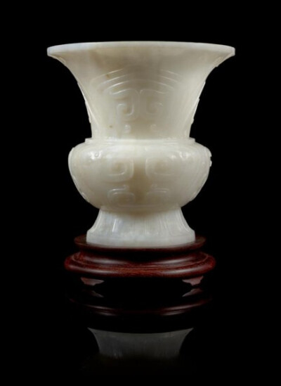 A Chinese White Jade Spittoon，Leslie Hindman2016年亚洲艺术品春季拍卖会 