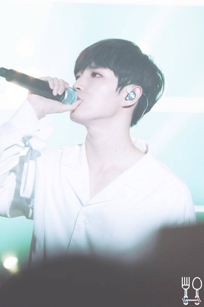 金在奂 Wannaone 塌塌