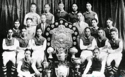 1913年到1934年，
远东国际运动会中，
中国足球也曾无人能敌。
21年间，连夺9届冠军。