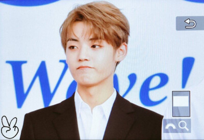 180830 SoribadaAwards蓝毯
康裕瓒
cr IncomparableBoy
