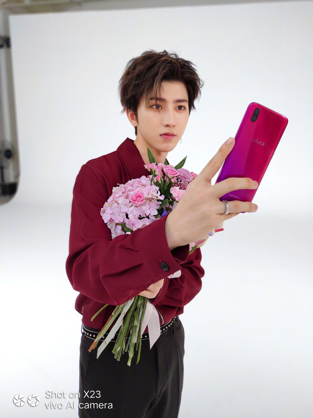 cr:vivo 蔡徐坤自拍