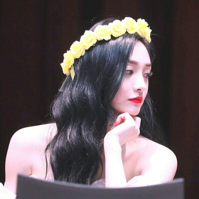 周洁琼
by 予四九