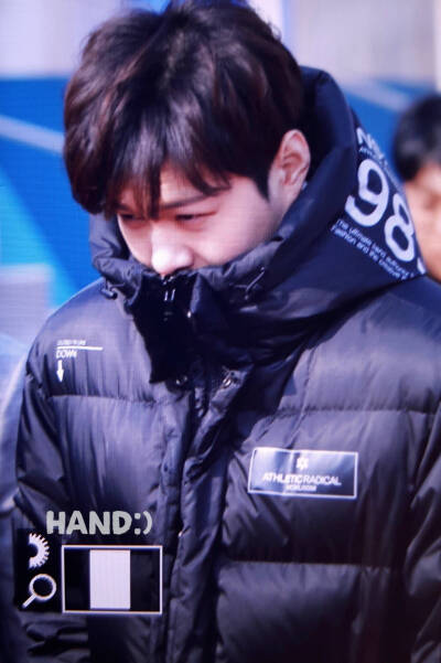 怕冷的桃 也是白嫩的小燮^^
180210江陵迷你演唱会
cr.HANiceDay